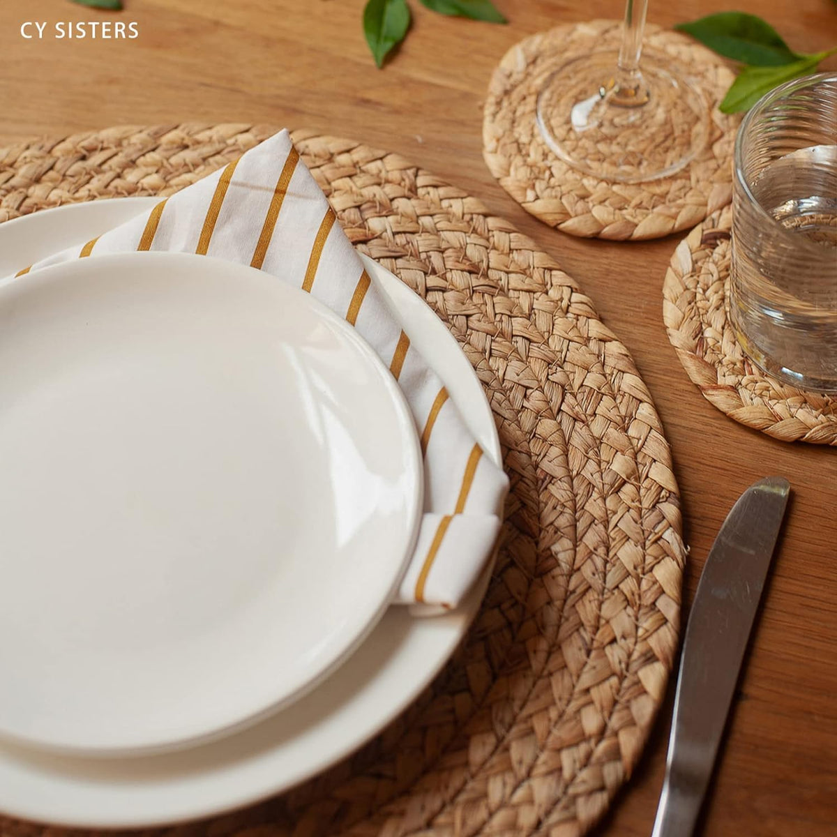 Woven Placemats Round Placemats Set of 6, 13.5 Inch Wicker Placemat Circle Rattan Placemats Farmhouse Boho Braided Natural Water Hyacinth Place Mats for Indoor & Outdoor Table Decor