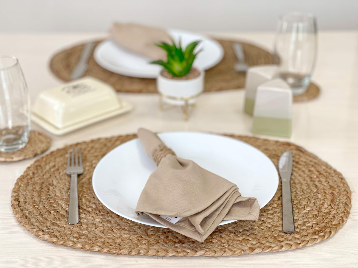 Chardin Home Set of 4 Jute Braided Oval Placemats – 13x19 Inch Rustic Natural Jute Table Mats | Handwoven Boho Farmhouse Style | Eco-Friendly Artisan Dining Decor