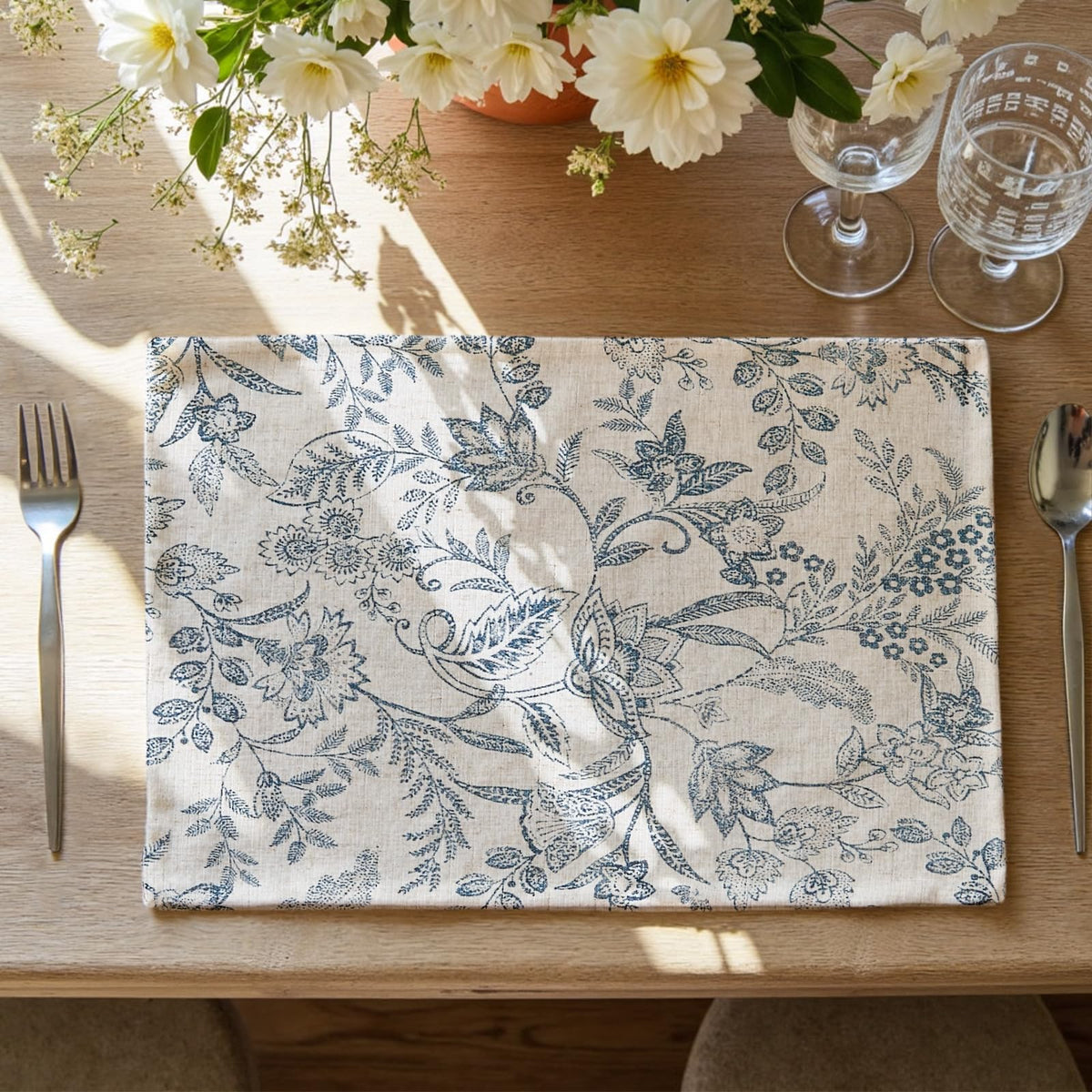 JINCHAN Linen Floral Placemats Set of 4 Farmhouse 13x19 Inch Black