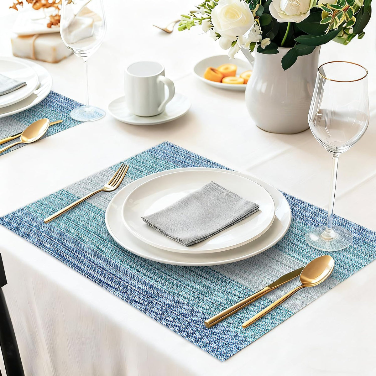 HeloHo Placemats Set of 4,Vinyl Table Place Mats Stain Resistant Foldable Placemats Washable Wipeable Placemat for Kitchen Dining Table Decoration Indoor Outdoor（Blue）