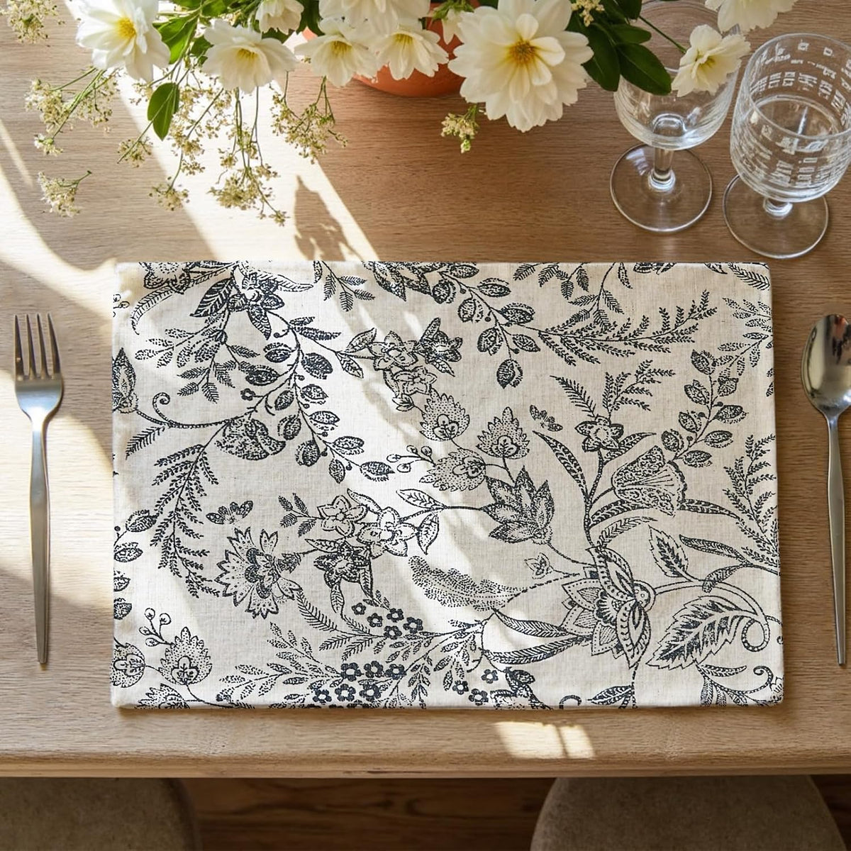 JINCHAN Linen Floral Placemats Set of 4 Farmhouse 13x19 Inch Black