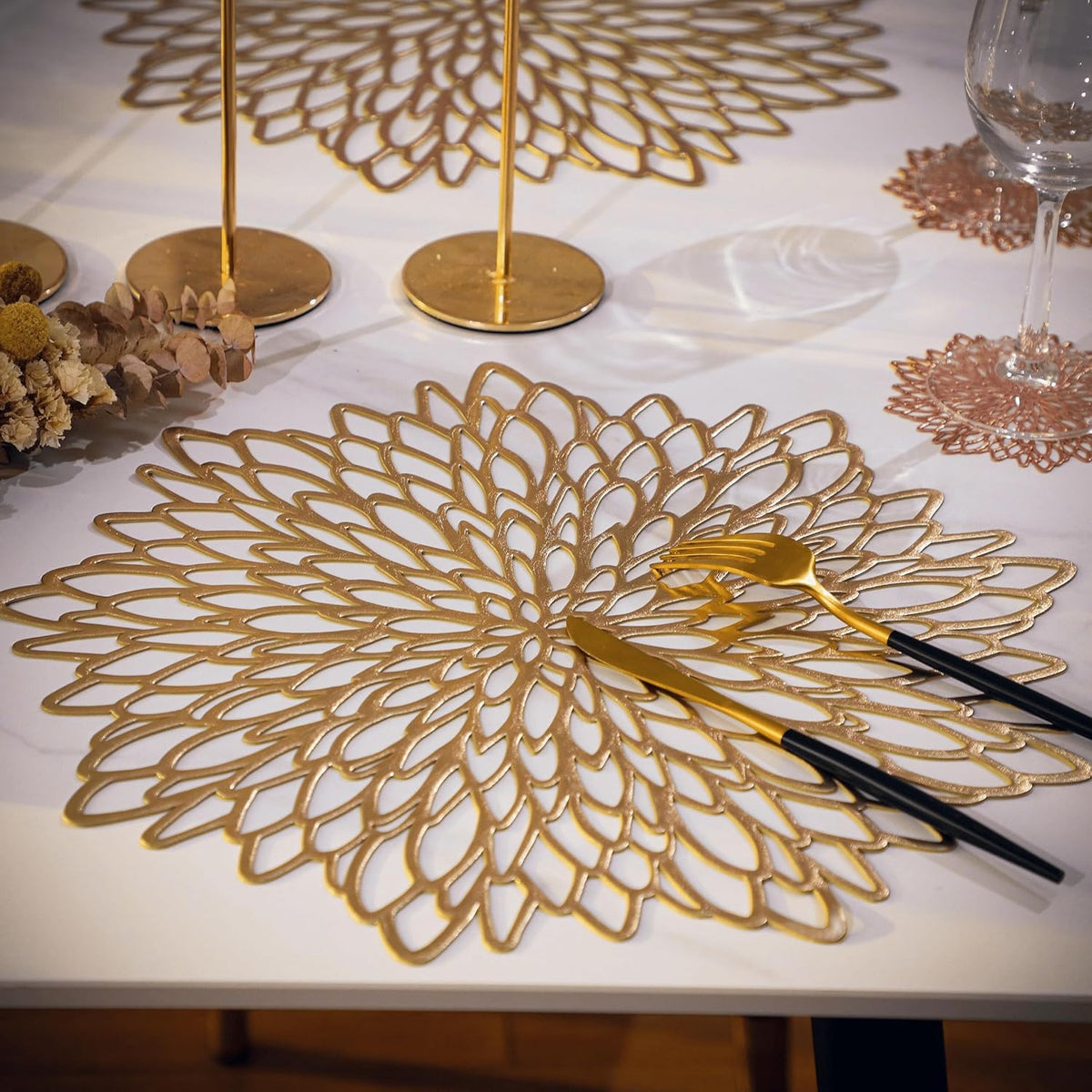 Snowkingdom 6 Pack Gold Placemats Metallic Pressed Vinyl Round Leaf Plastic Dinning Table Place Mats Fancy Decorative for Wedding Christmas Thanksgiving Holiday Spring Outdoor